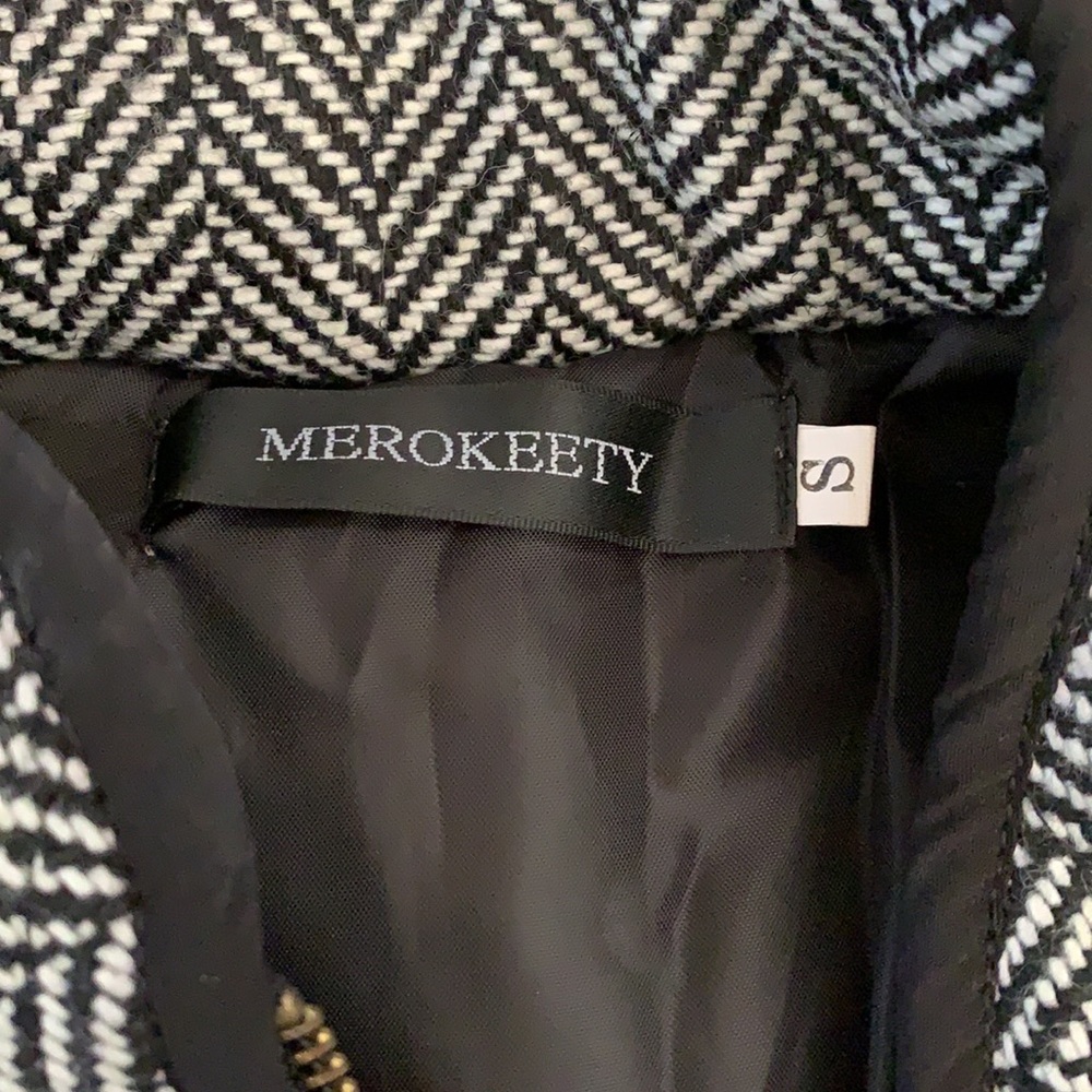 Black and white vest - Picture 4 of 5